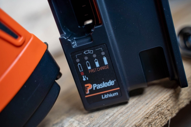 PASLODE PASLODE IM65/F16 Li-Ion Impulse Gas Brad Nailer